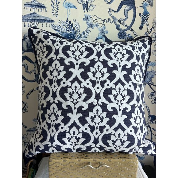 JACQUARD EURO 26" x 26" Pillow DOWN FILLED Navy & White Damask Pattern Zipper - Picture 5 of 9
